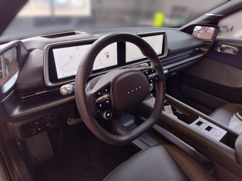 Fahrzeugabbildung Hyundai IONIQ 6 77,4kWh 4WD UNIQ Digi-Spiegel 20LM Schiebedach HUD Navi Digitales Cockpit Memory Sitze