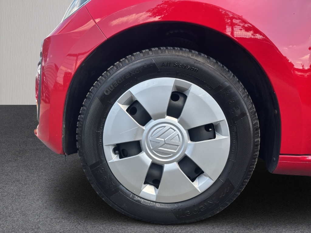 Fahrzeugabbildung Volkswagen up! move 1,0 Temp Klima SHZ Color BT Regensensor RDC