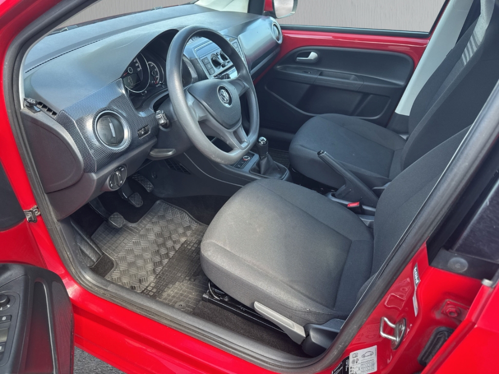 Fahrzeugabbildung Volkswagen up! move 1,0 Temp Klima SHZ Color BT Regensensor RDC