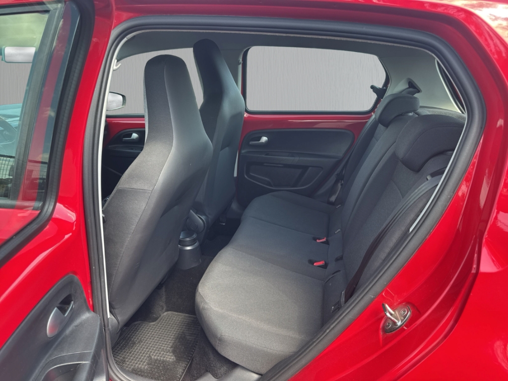 Fahrzeugabbildung Volkswagen up! move 1,0 Temp Klima SHZ Color BT Regensensor RDC