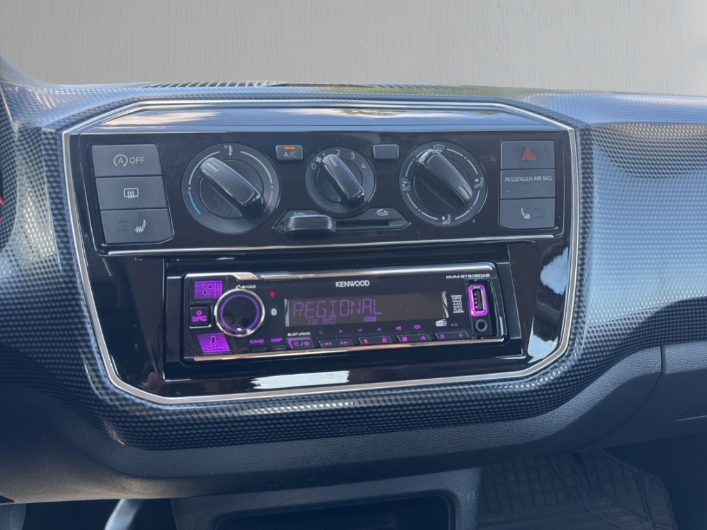 Fahrzeugabbildung Volkswagen up! move 1,0 Temp Klima SHZ Color BT Regensensor RDC