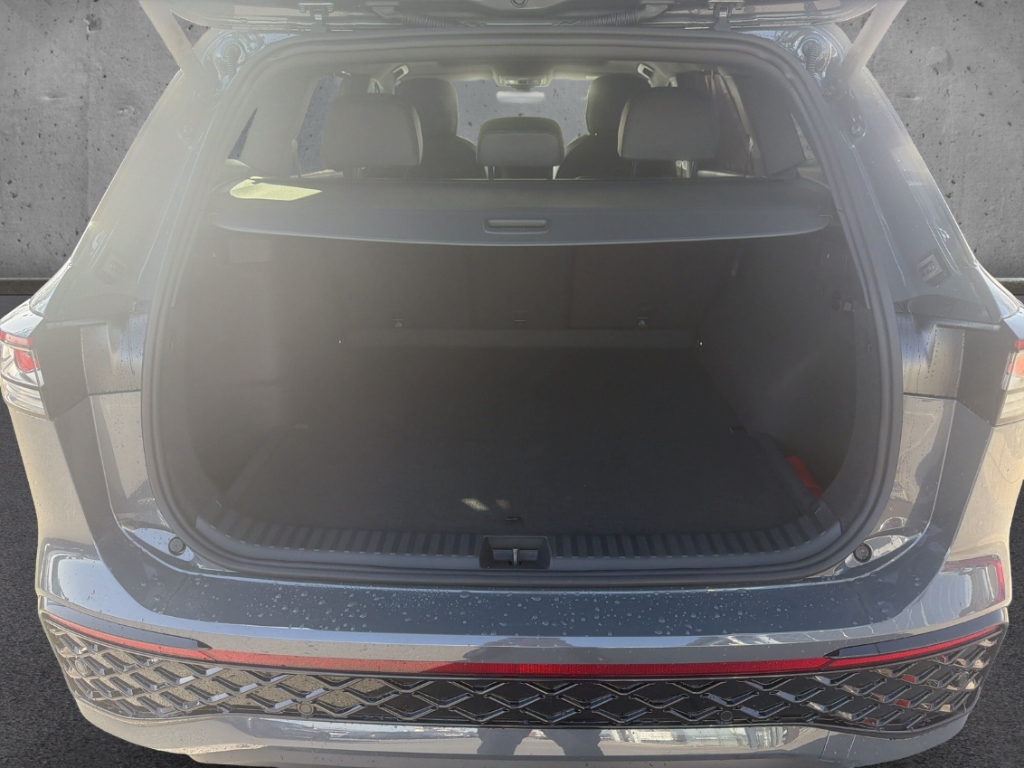 Fahrzeugabbildung Volkswagen Tayron 1.5 eHybrid R-Line AHK Pano IQ.Light