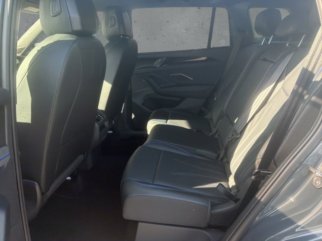 Fahrzeugabbildung Volkswagen Tayron 1.5 eHybrid R-Line AHK Pano IQ.Light