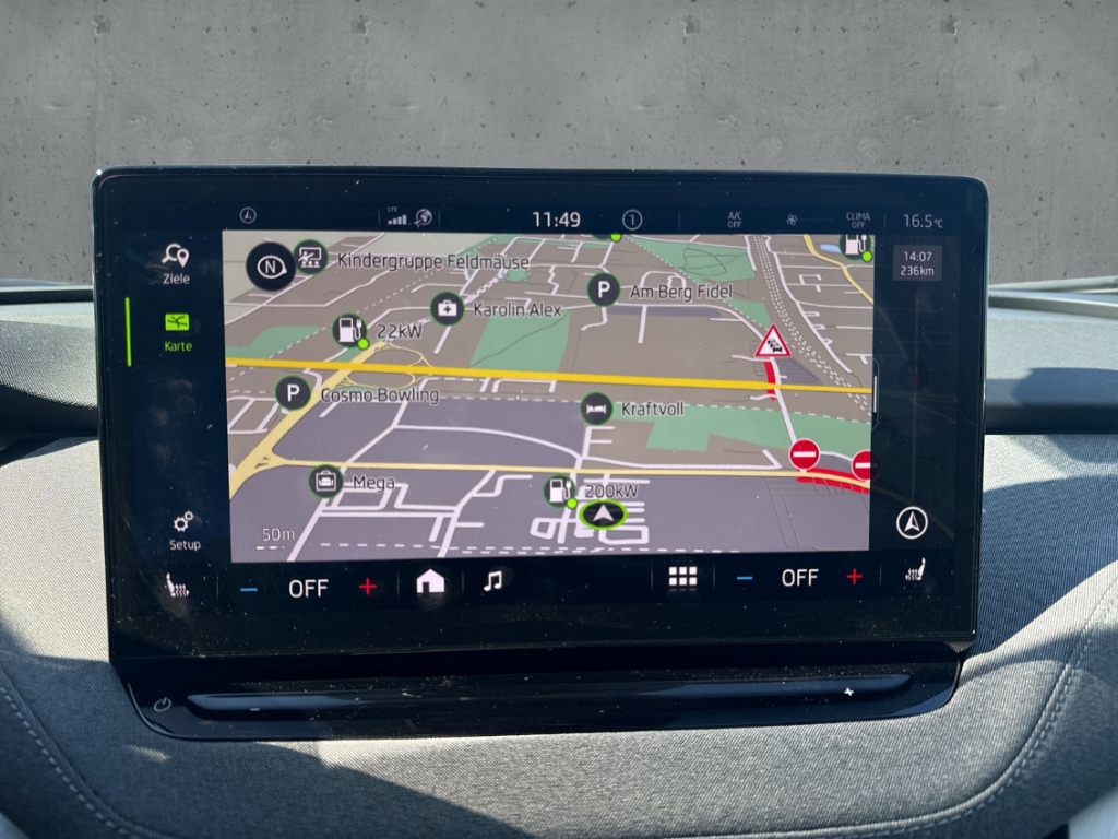 Fahrzeugabbildung SKODA Enyaq Loft 50 LOFT El. Panodach Digitales Cockpit LED ACC Apple CarPlay Android Auto