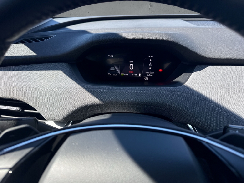 Fahrzeugabbildung SKODA Enyaq Loft 50 LOFT El. Panodach Digitales Cockpit LED ACC Apple CarPlay Android Auto
