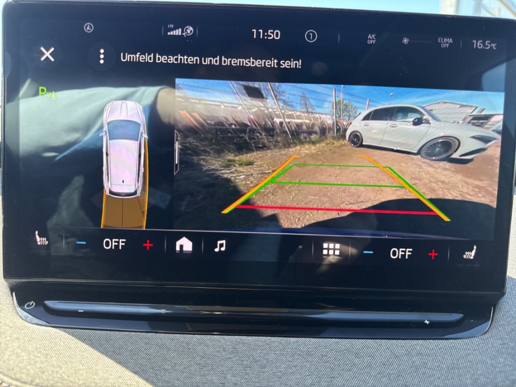 Fahrzeugabbildung SKODA Enyaq Loft 50 LOFT El. Panodach Digitales Cockpit LED ACC Apple CarPlay Android Auto