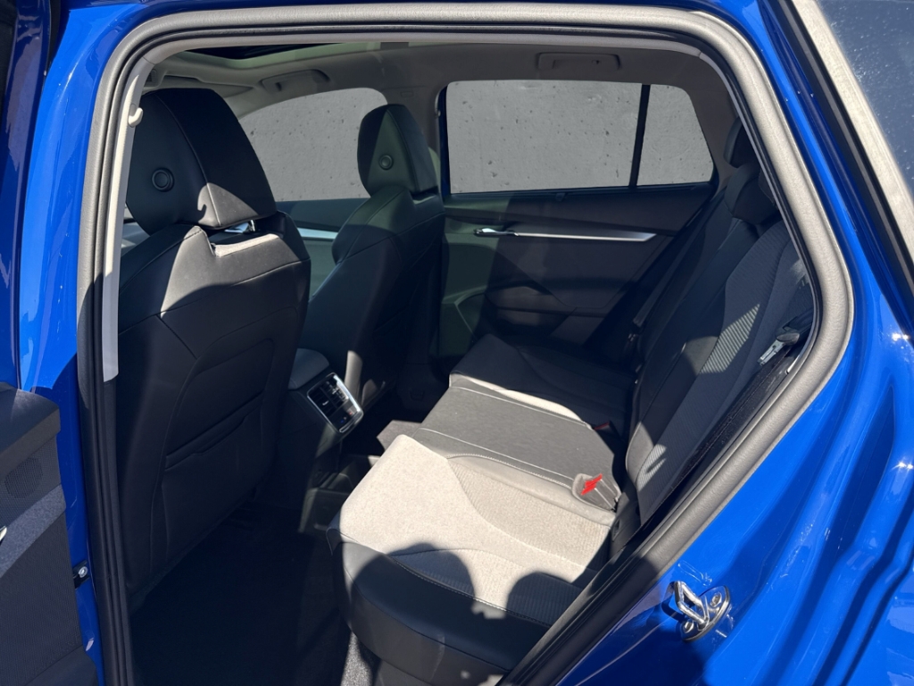 Fahrzeugabbildung SKODA Enyaq Loft 50 LOFT El. Panodach Digitales Cockpit LED ACC Apple CarPlay Android Auto