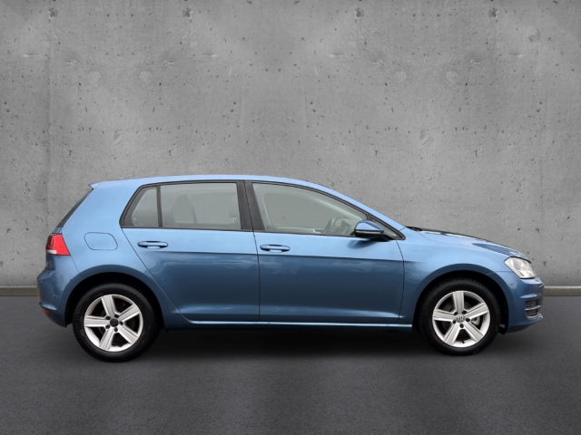 Fahrzeugabbildung Volkswagen Golf VII 1.6 TDI Comfortline SHZ NAVI PDC BLUETOOTH