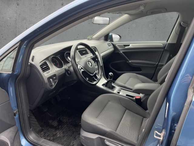 Fahrzeugabbildung Volkswagen Golf VII 1.6 TDI Comfortline SHZ NAVI PDC BLUETOOTH