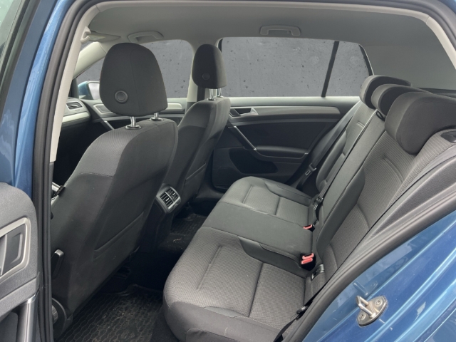 Fahrzeugabbildung Volkswagen Golf VII 1.6 TDI Comfortline SHZ NAVI PDC BLUETOOTH