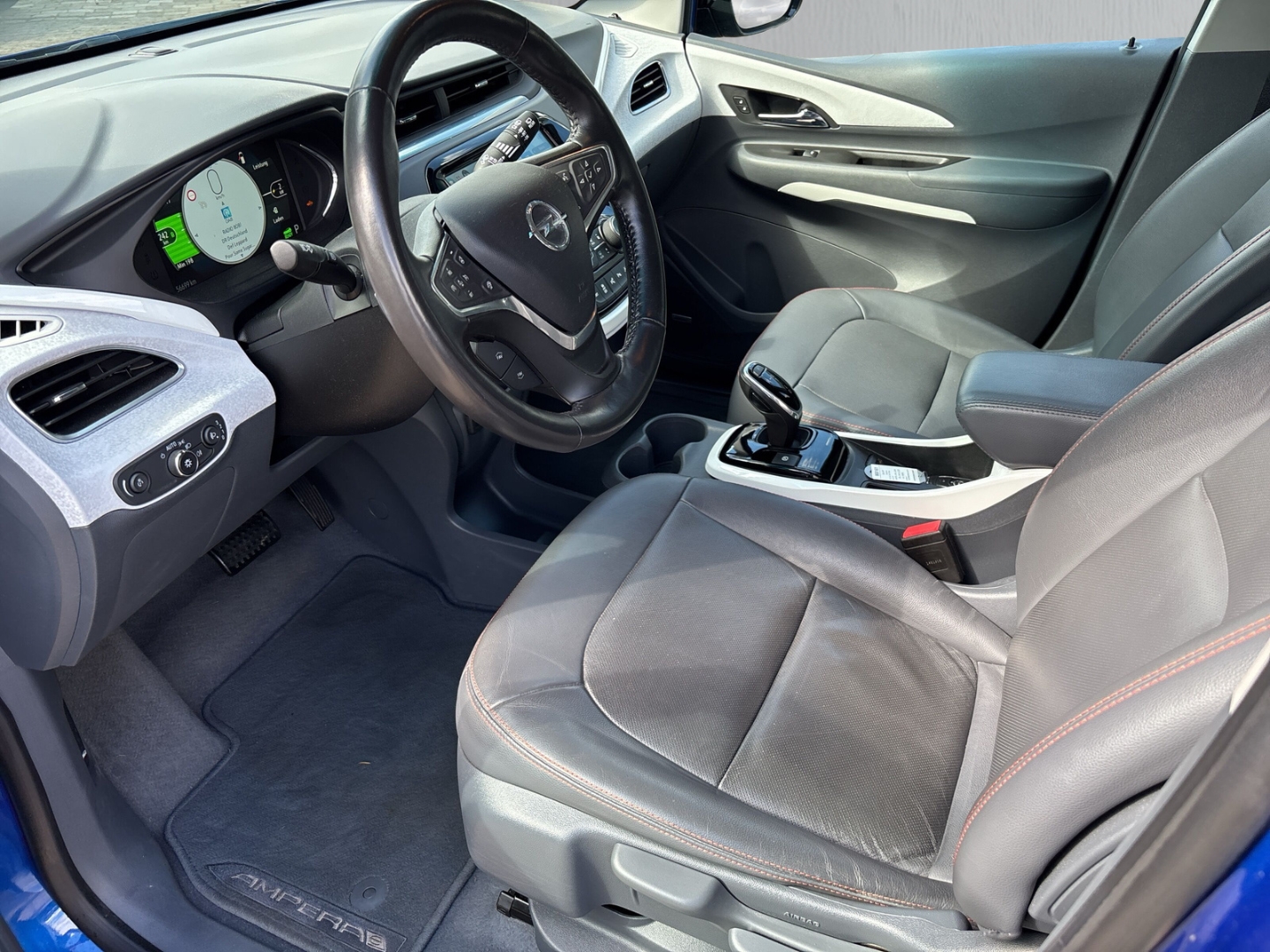 Fahrzeugabbildung Opel Ampera-e Ultimate 150kW PDC SHZ Kam Temp 8-fach