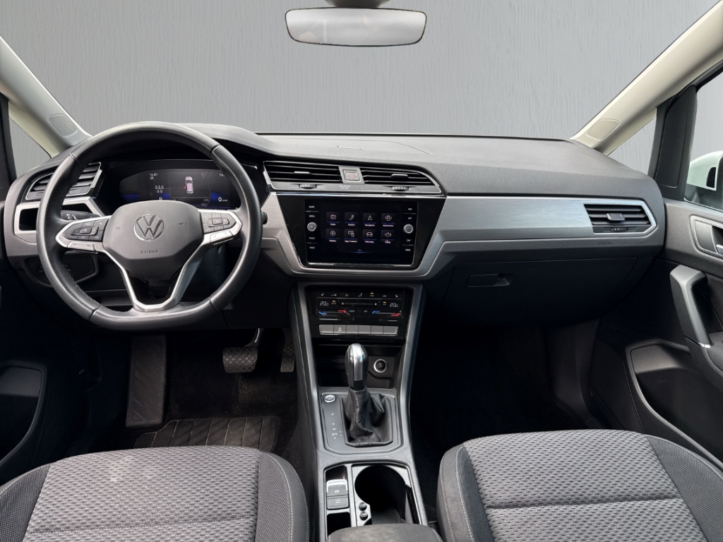 Fahrzeugabbildung Volkswagen Touran 1.5 TSI DSG 7Sitze AHK ACC RKam BlindSpot Comfortline
