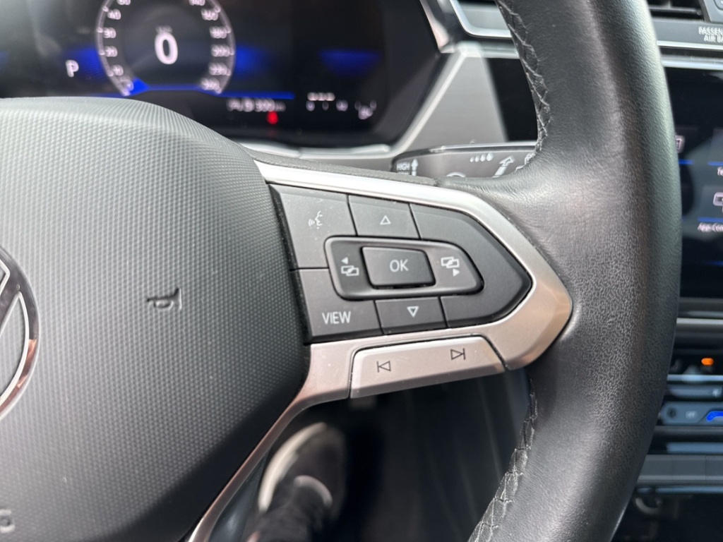 Fahrzeugabbildung Volkswagen Touran 1.5 TSI DSG 7Sitze AHK ACC RKam BlindSpot Comfortline