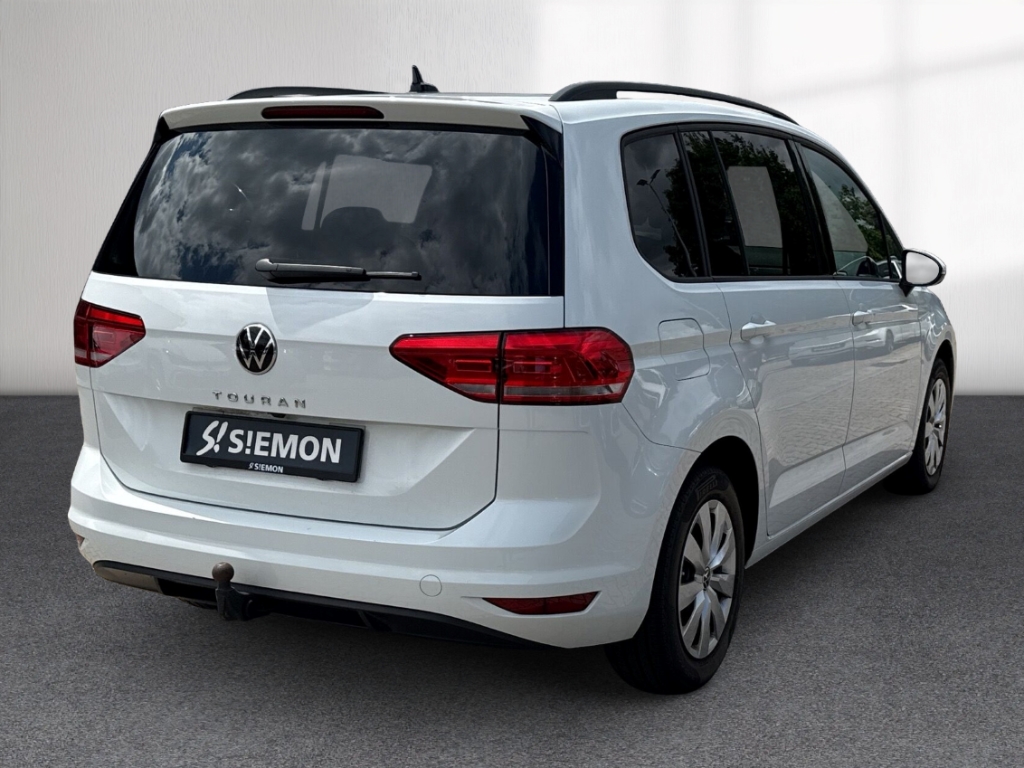 Fahrzeugabbildung Volkswagen Touran 1.5 TSI DSG 7Sitze AHK ACC RKam BlindSpot Comfortline
