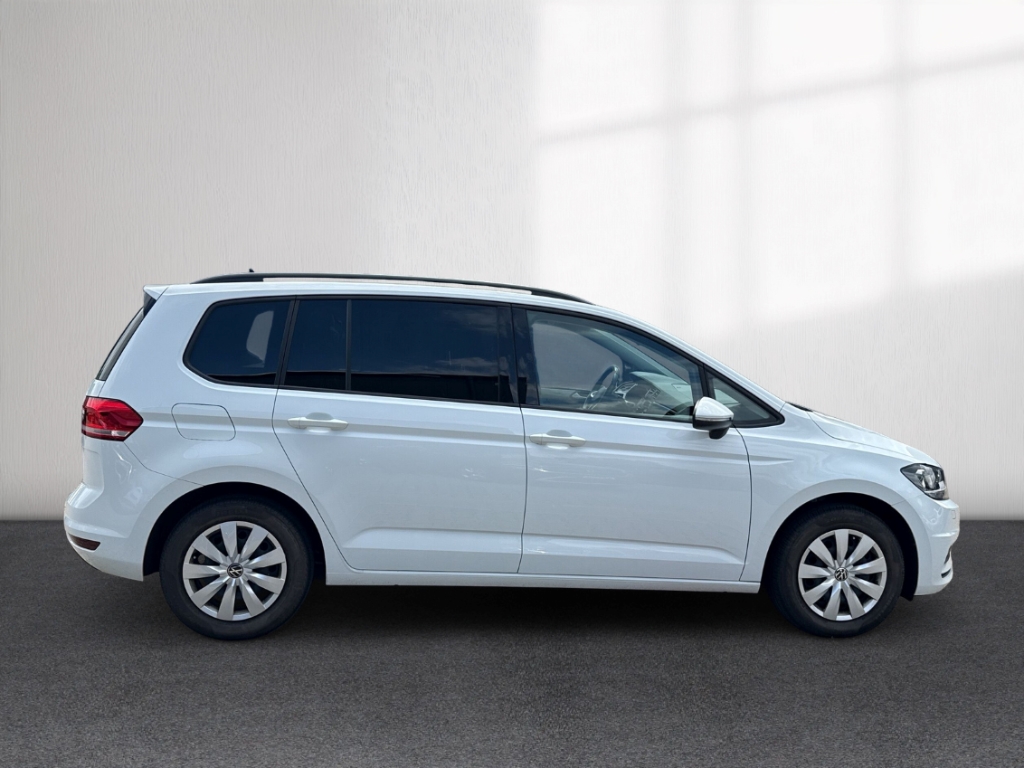 Fahrzeugabbildung Volkswagen Touran 1.5 TSI DSG 7Sitze AHK ACC RKam BlindSpot Comfortline