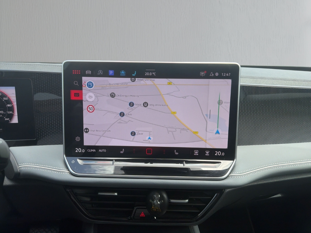 Fahrzeugabbildung Volkswagen Passat Variant 1.5eTSI DSG Business AHK Navi Kam