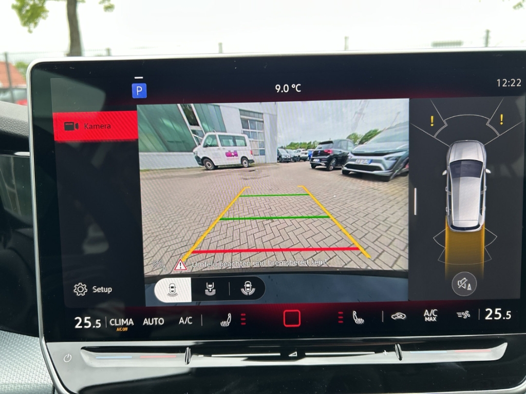 Fahrzeugabbildung Volkswagen Golf TDI SCR DSG ENERGY Navi AHK GJR