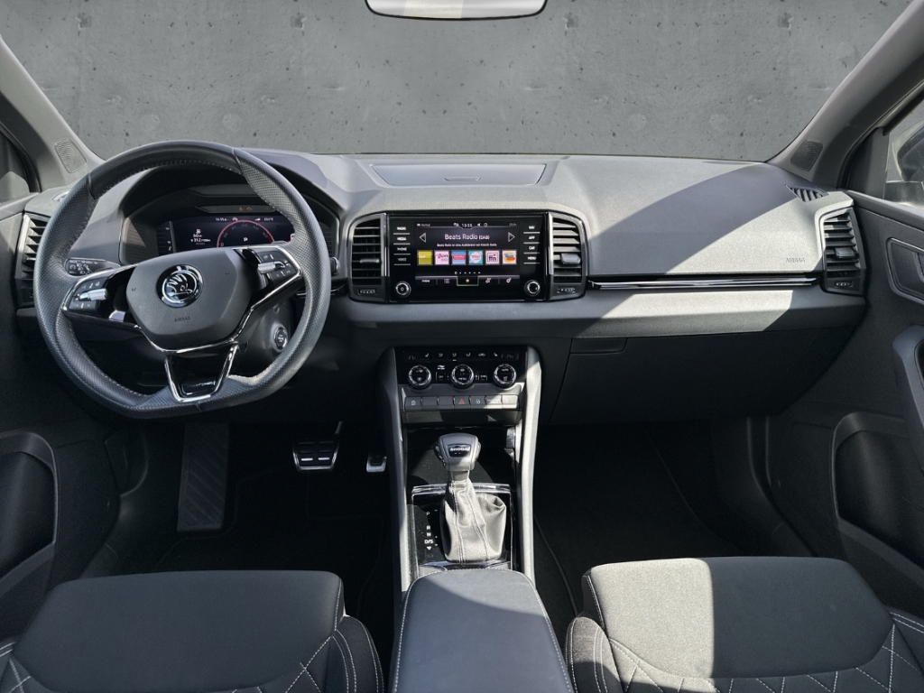 Fahrzeugabbildung SKODA Karoq Sportline 1.5 TSI Freisprech Temp PDC SHZ