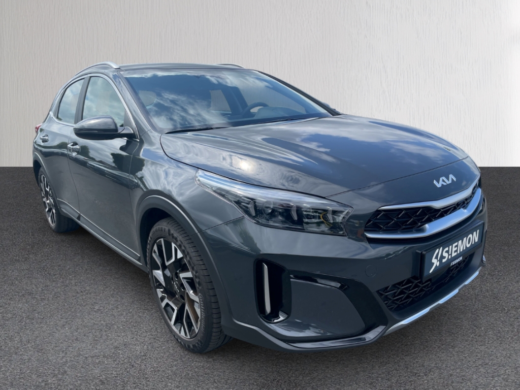 Fahrzeugabbildung Kia XCee'd 1.5T-GDI DCT Spirit Xclusive AHK Navi RKam