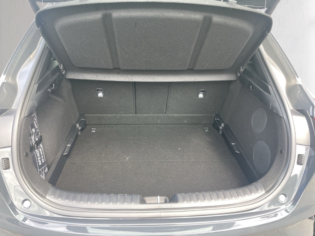 Fahrzeugabbildung Kia XCee'd 1.5T-GDI DCT Spirit Xclusive AHK Navi RKam