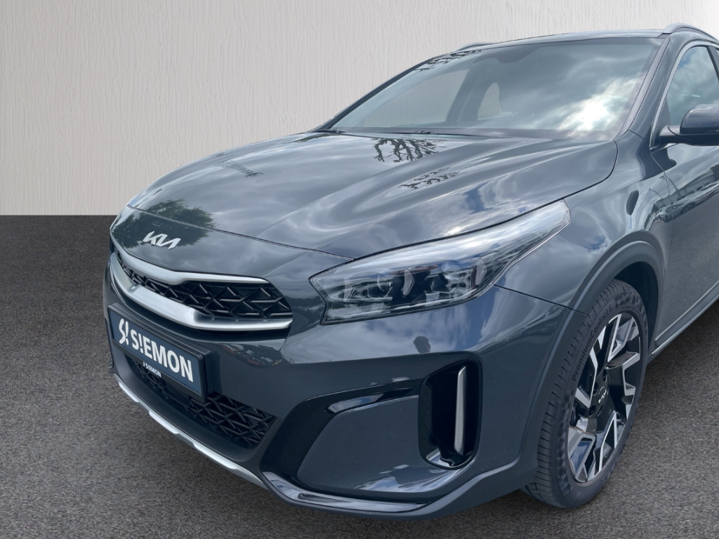 Fahrzeugabbildung Kia XCee'd 1.5T-GDI DCT Spirit Xclusive AHK Navi RKam
