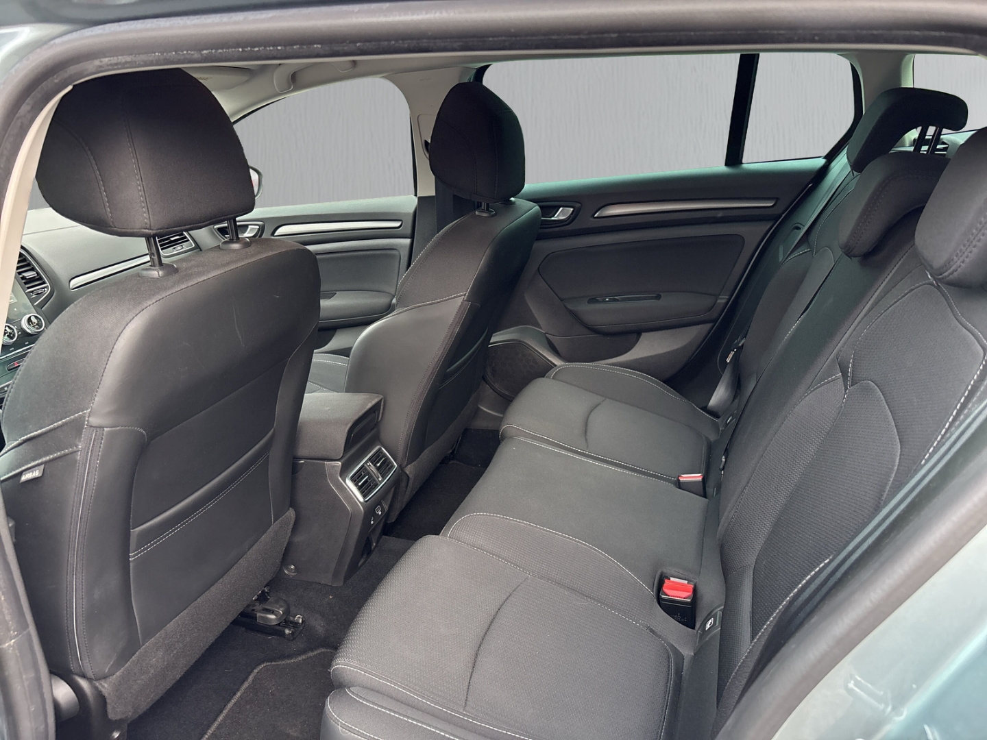 Fahrzeugabbildung Renault Megane IV Grandtour Navi SHZ Radio DAB LHZ PDC