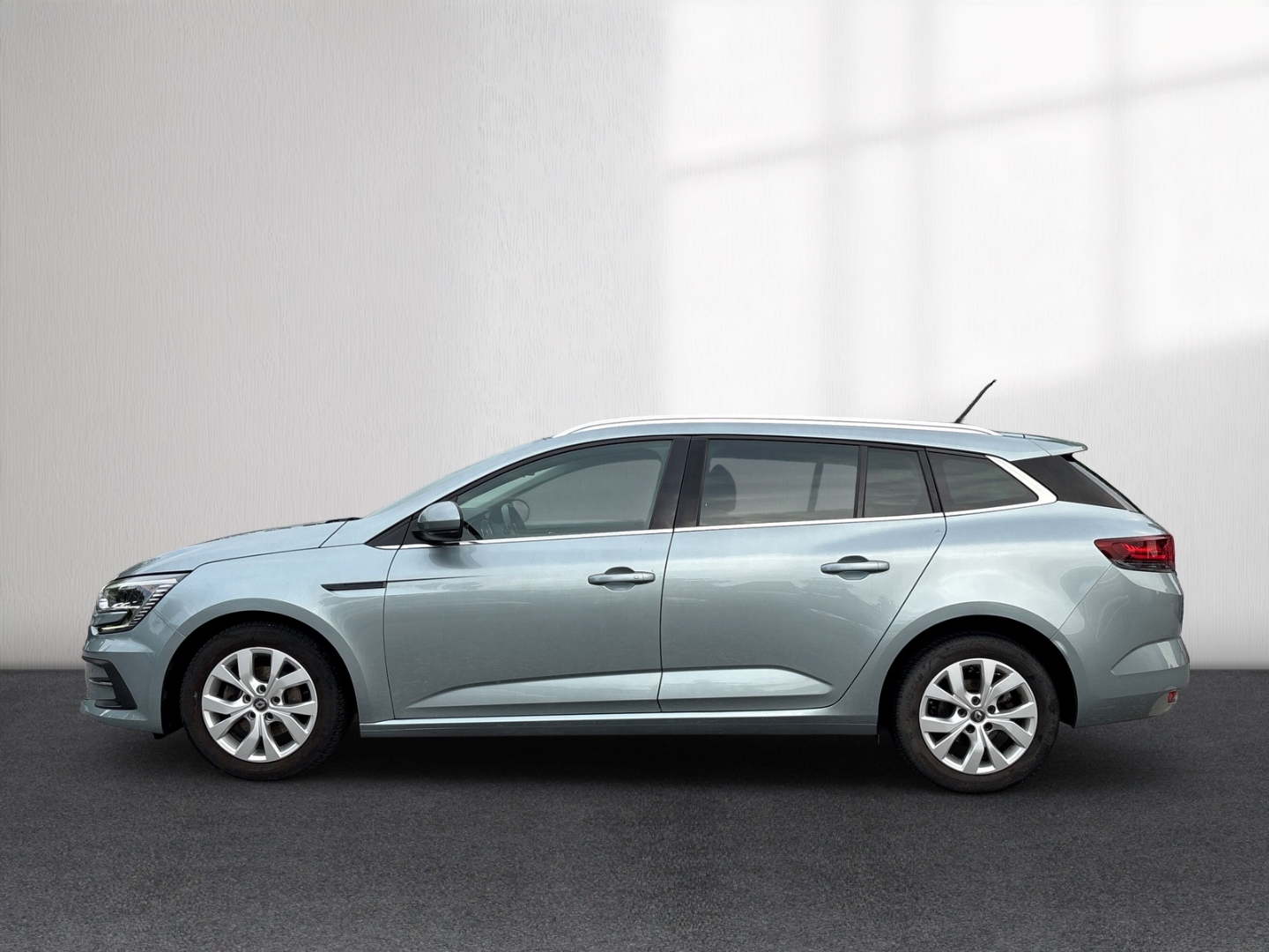 Fahrzeugabbildung Renault Megane IV Grandtour Navi SHZ Radio DAB LHZ PDC