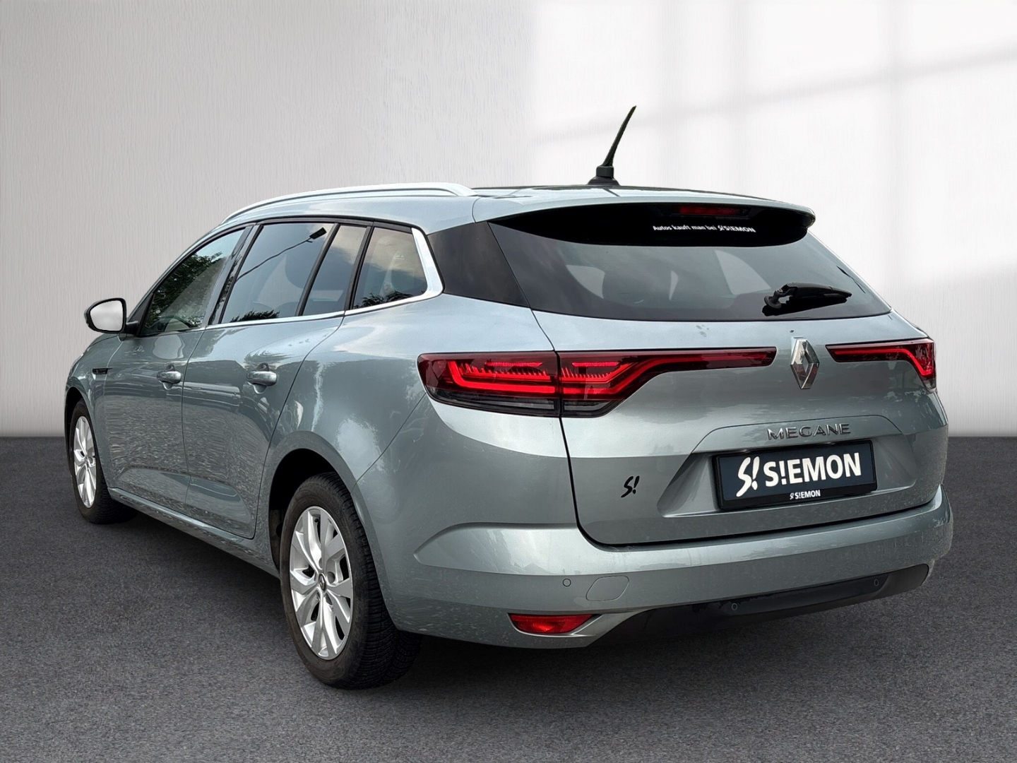 Fahrzeugabbildung Renault Megane IV Grandtour Navi SHZ Radio DAB LHZ PDC