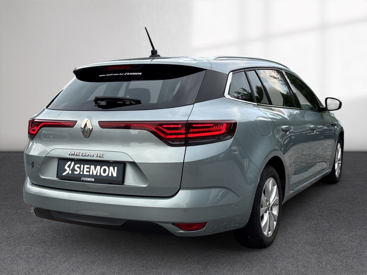 Fahrzeugabbildung Renault Megane IV Grandtour Navi SHZ Radio DAB LHZ PDC