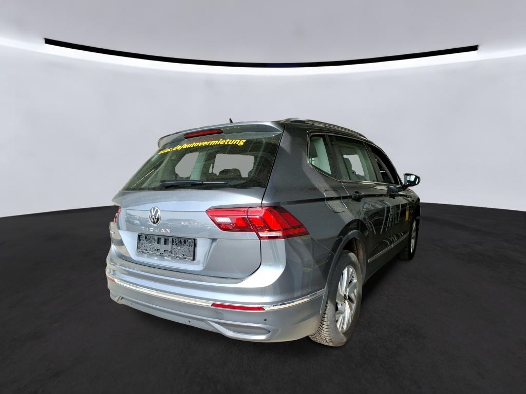 Fahrzeugabbildung Volkswagen Tiguan Allspace 1.5 TSI DSG Life 7-Sitze AHK LED ACC