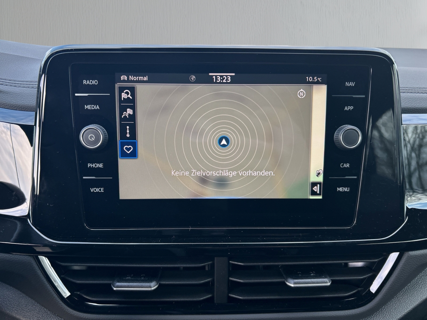 Fahrzeugabbildung Volkswagen T-Roc Cabriolet 1.5 TSI DSG R-Line IQ.LIGHT AHK ACC