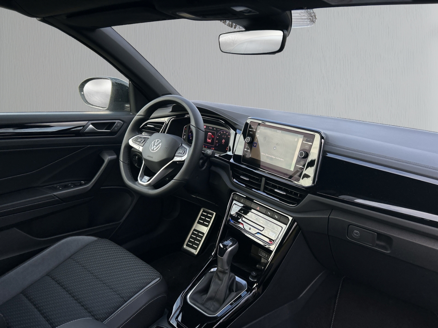 Fahrzeugabbildung Volkswagen T-Roc Cabriolet 1.5 TSI DSG R-Line IQ.LIGHT AHK ACC