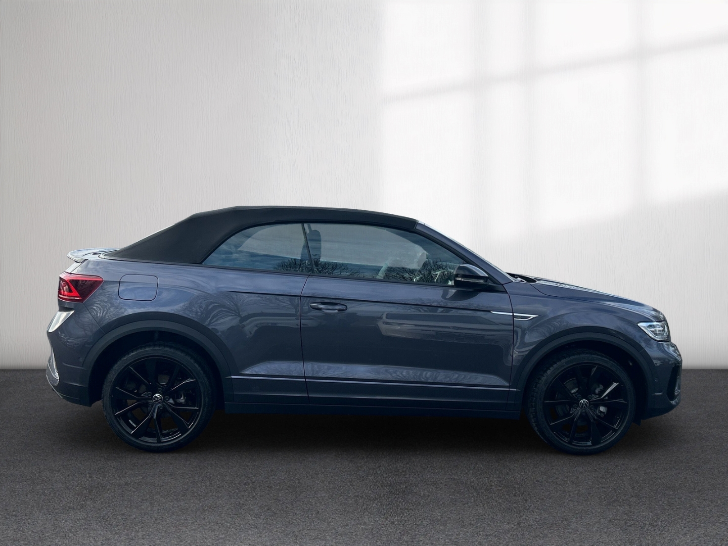 Fahrzeugabbildung Volkswagen T-Roc Cabriolet 1.5 TSI DSG R-Line IQ.LIGHT AHK ACC