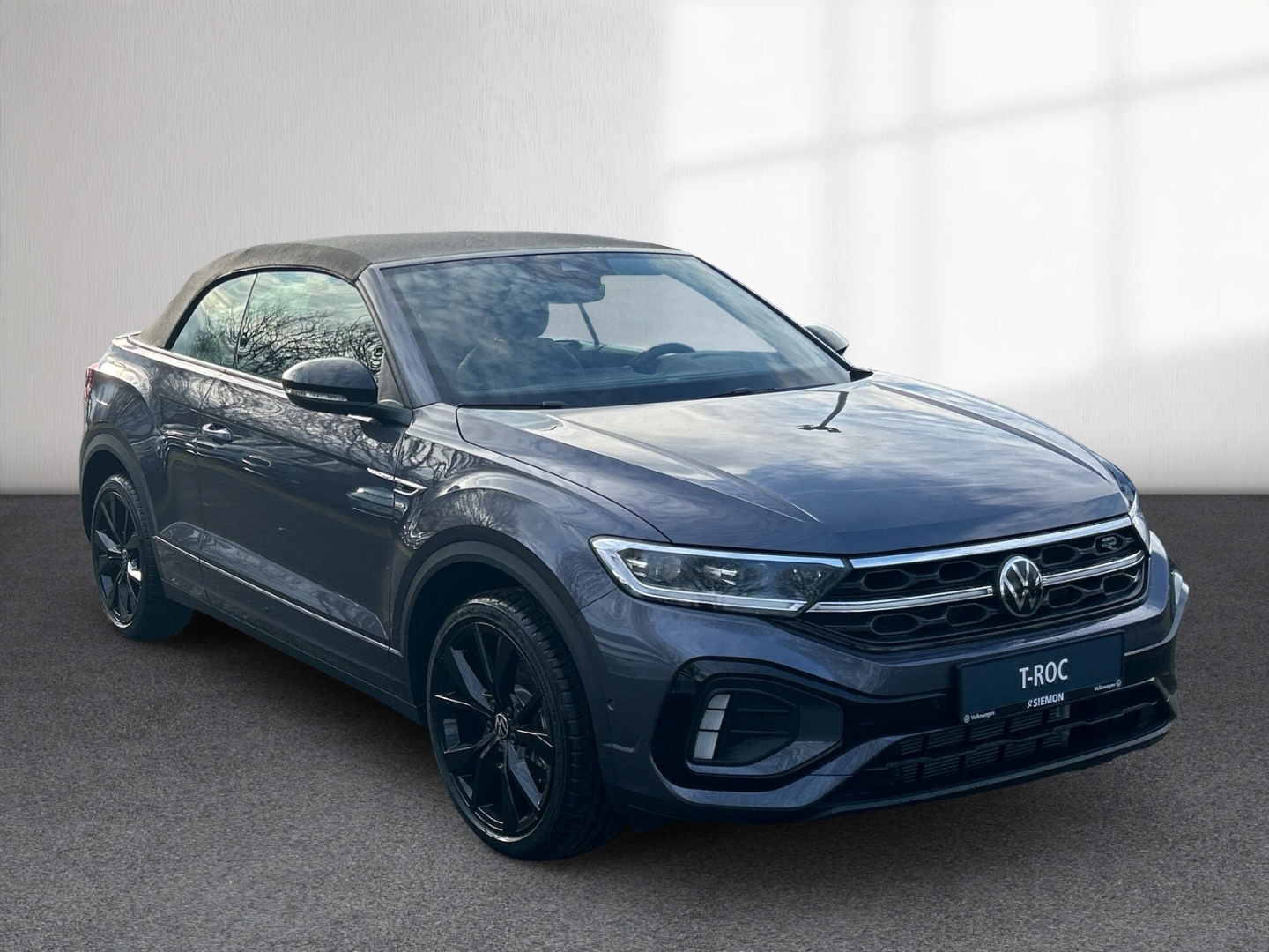 Fahrzeugabbildung Volkswagen T-Roc Cabriolet 1.5 TSI DSG R-Line IQ.LIGHT AHK ACC