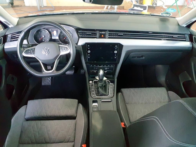 Fahrzeugabbildung Volkswagen Passat Variant TDI DSG Busines AHK Nav ACC R-Kam