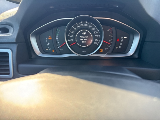 Fahrzeugabbildung Volvo V70 Kombi D4 Kinetic Leder AHK Navi Xenon eHKL SHZ PDC