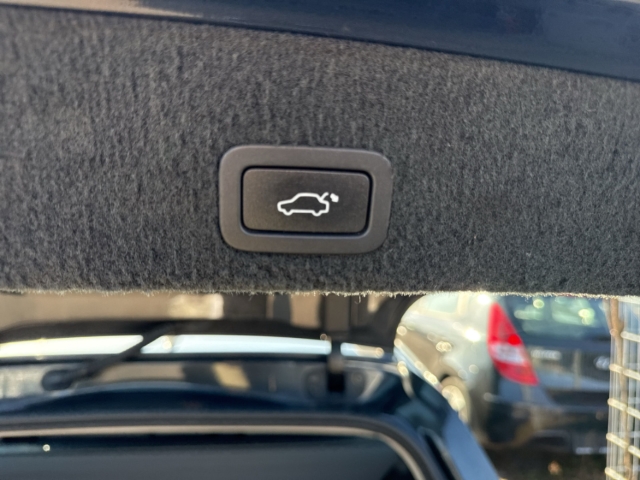 Fahrzeugabbildung Volvo V70 Kombi D4 Kinetic Leder AHK Navi Xenon eHKL SHZ PDC