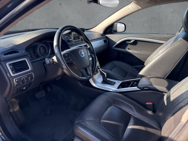 Fahrzeugabbildung Volvo V70 Kombi D4 Kinetic Leder AHK Navi Xenon eHKL SHZ PDC