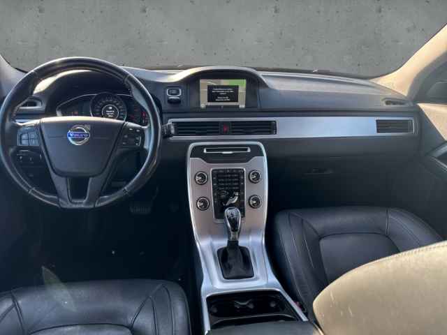 Fahrzeugabbildung Volvo V70 Kombi D4 Kinetic Leder AHK Navi Xenon eHKL SHZ PDC