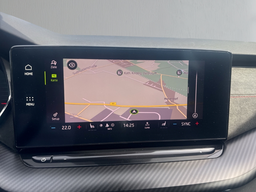 Fahrzeugabbildung SKODA Octavia Combi RS PLUS ACC Standheizung KESSY HUD MATRIX