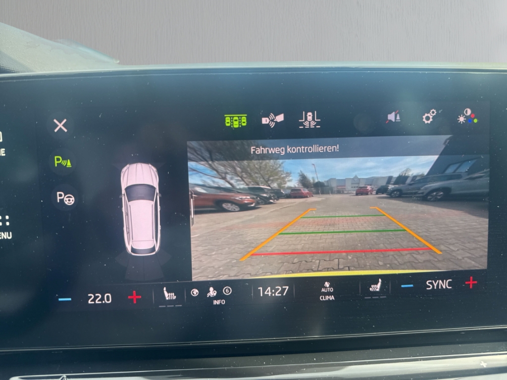 Fahrzeugabbildung SKODA Octavia Combi RS PLUS ACC Standheizung KESSY HUD MATRIX