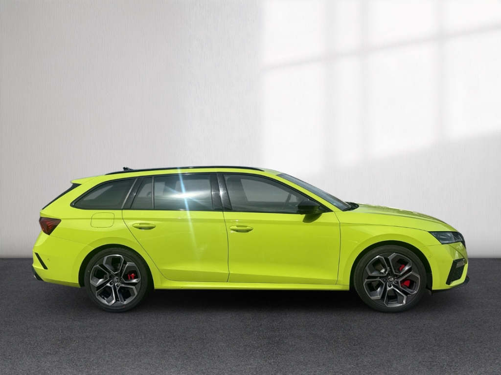 Fahrzeugabbildung SKODA Octavia Combi RS PLUS ACC Standheizung KESSY HUD MATRIX