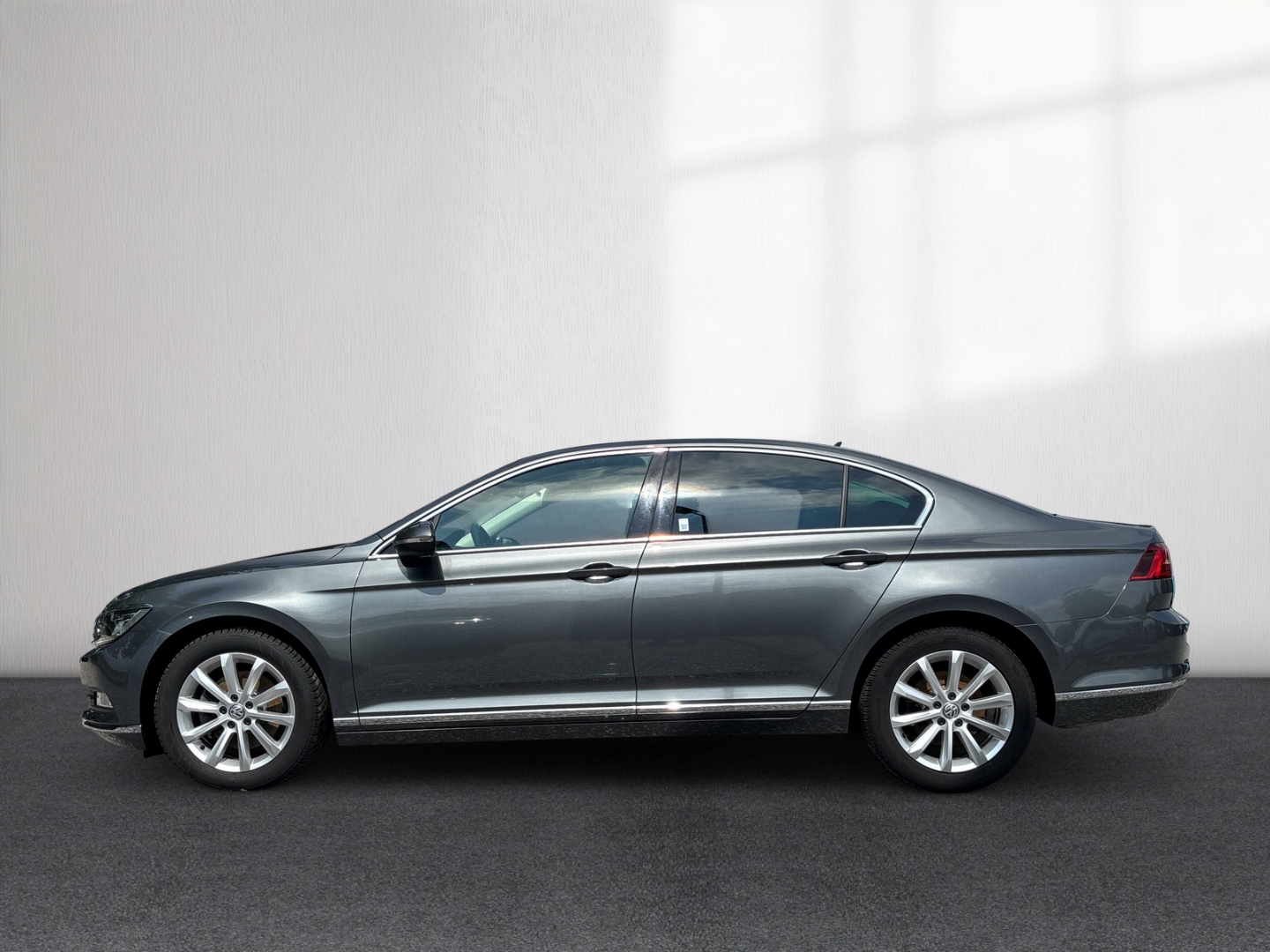 Fahrzeugabbildung Volkswagen Passat Highline BMT Start-Stopp NAVI AHK BT Temp