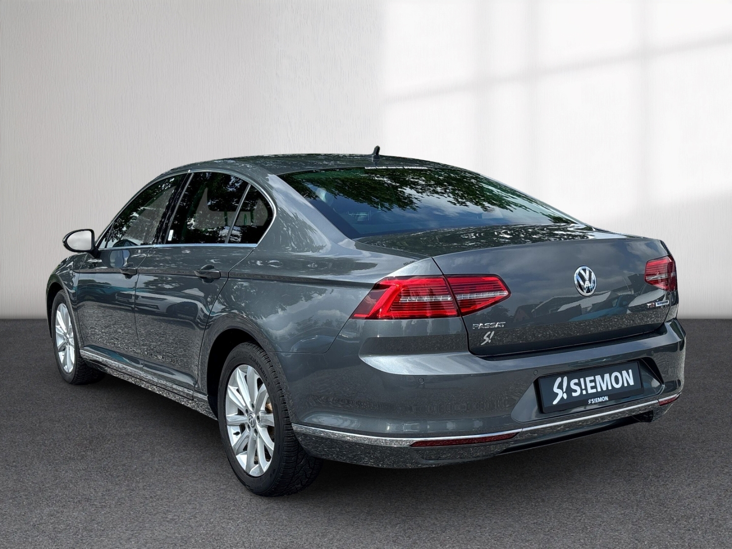 Fahrzeugabbildung Volkswagen Passat Highline BMT Start-Stopp NAVI AHK BT Temp