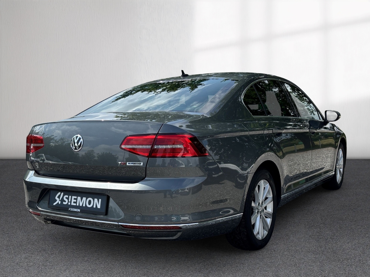 Fahrzeugabbildung Volkswagen Passat Highline BMT Start-Stopp NAVI AHK BT Temp