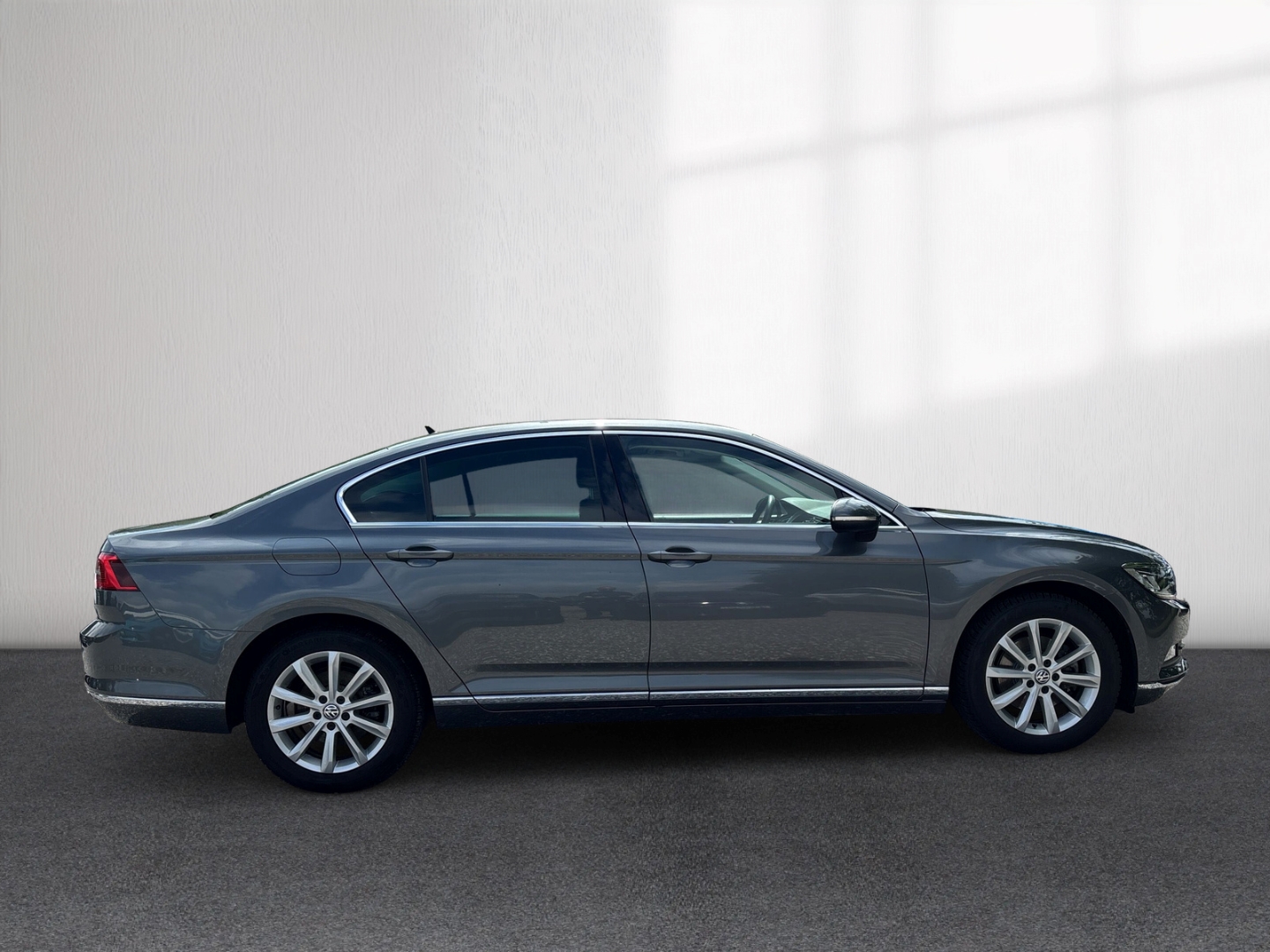 Fahrzeugabbildung Volkswagen Passat Highline BMT Start-Stopp NAVI AHK BT Temp