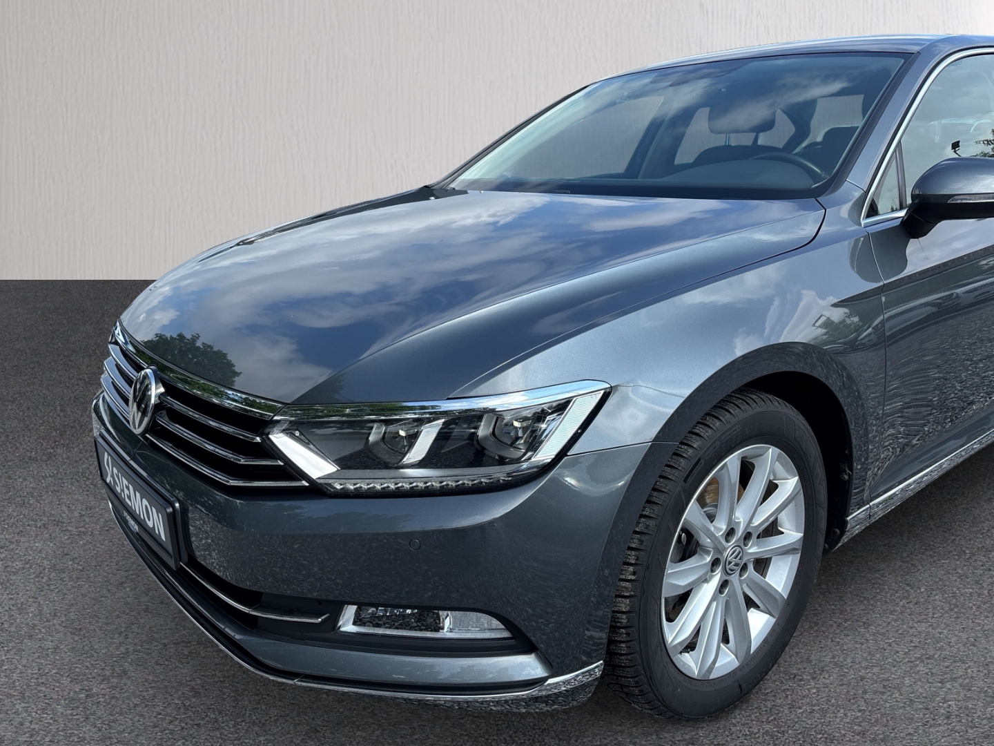 Fahrzeugabbildung Volkswagen Passat Highline BMT Start-Stopp NAVI AHK BT Temp