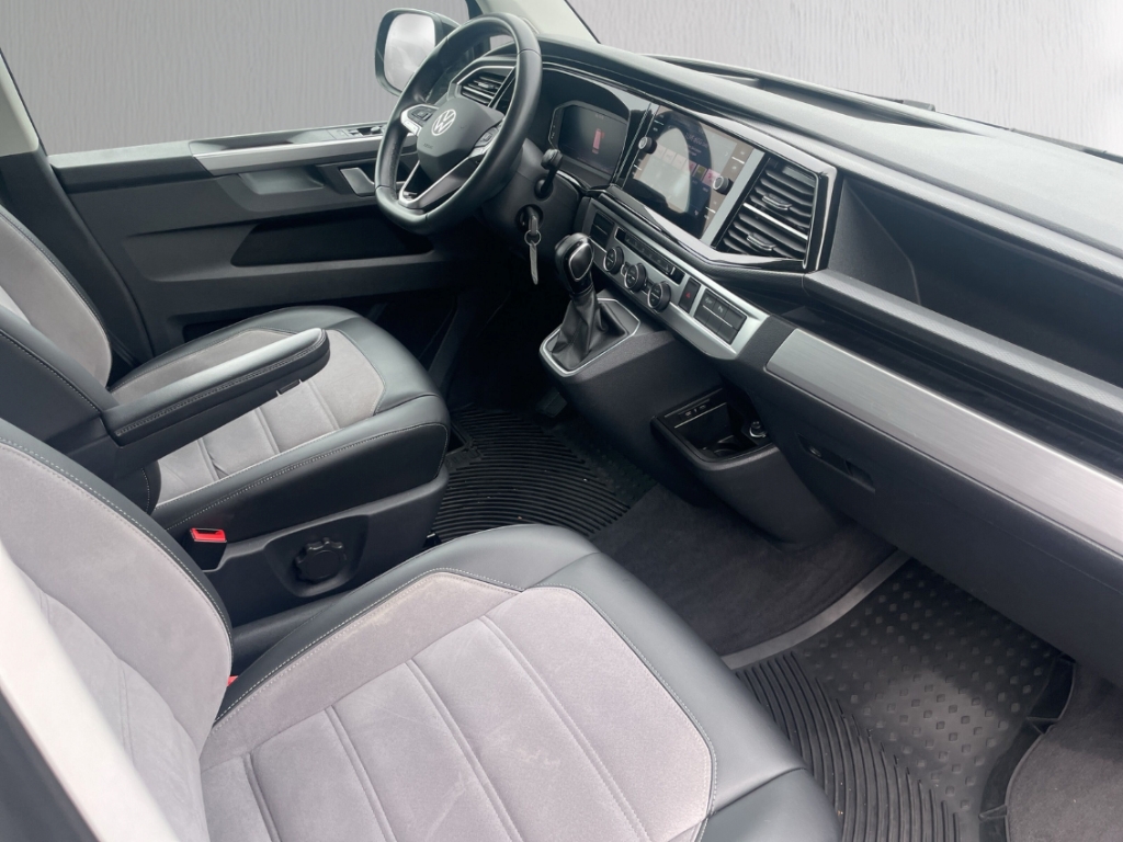 Fahrzeugabbildung Volkswagen Transporter Multivan Allrad ACC PDCv+h SHZ Temp Color