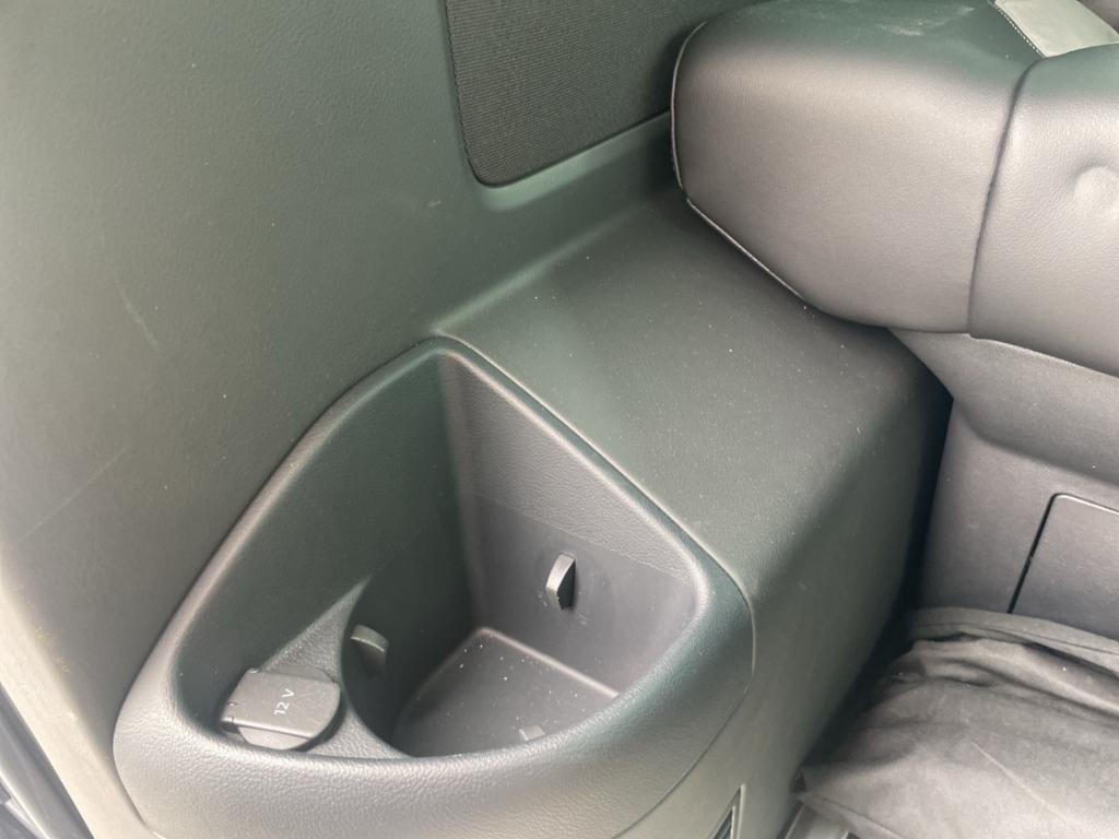 Fahrzeugabbildung Volkswagen Transporter Multivan Allrad ACC PDCv+h SHZ Temp Color