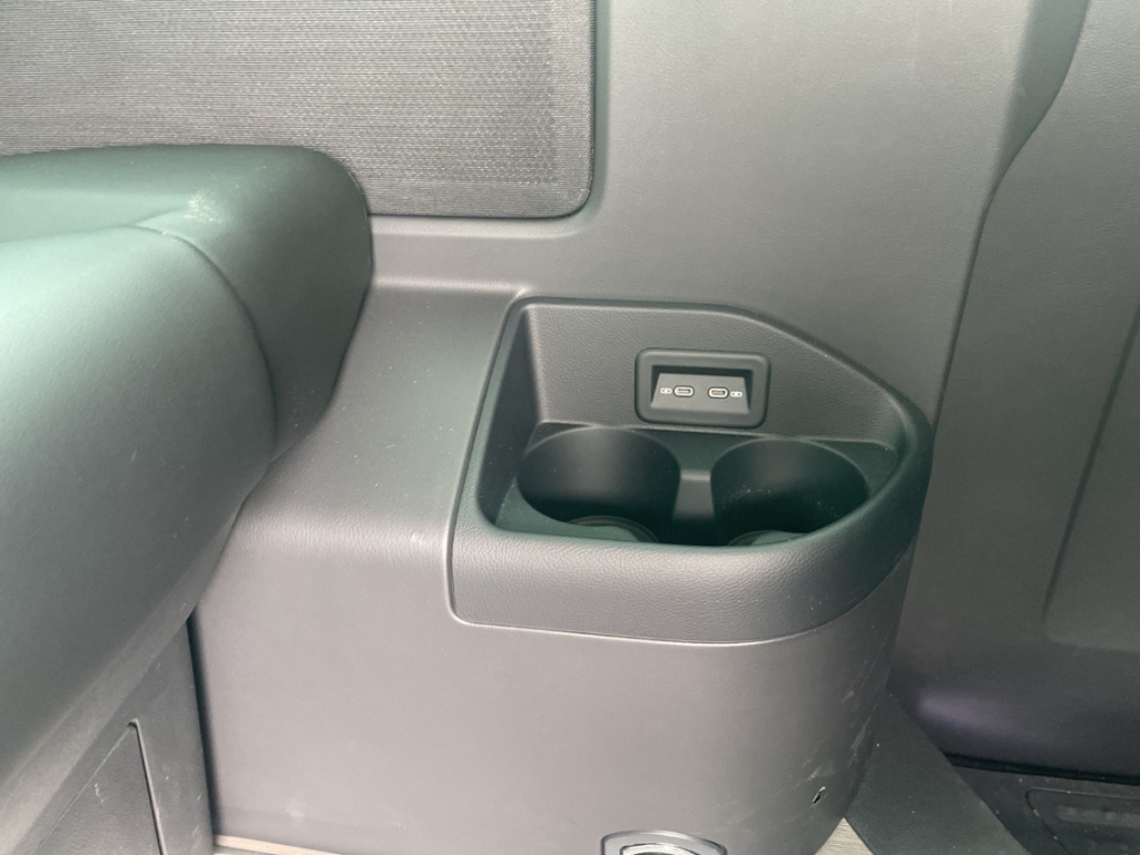 Fahrzeugabbildung Volkswagen Transporter Multivan Allrad ACC PDCv+h SHZ Temp Color